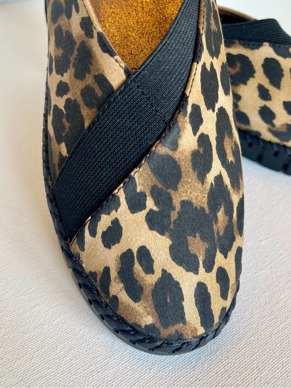 NEW J. RENEE DARVINA LEOPARD PRINT SLIP ON 1 INCH PLATFORM SNEAKER WOMENS SZ 6M - Picture 4 of 15